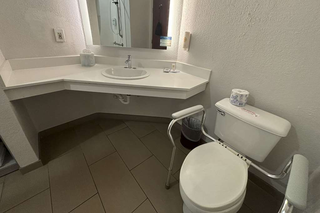 Comfort Inn & Suites Burnet - photo 11