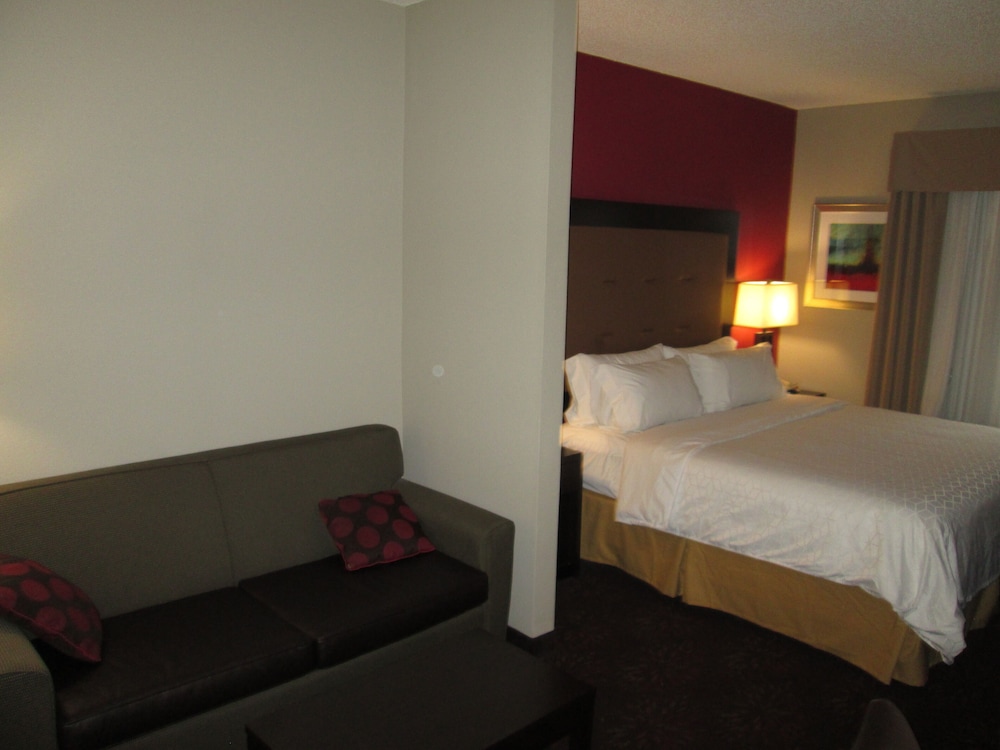Holiday Inn Express Cloverdale by IHG - photo 33