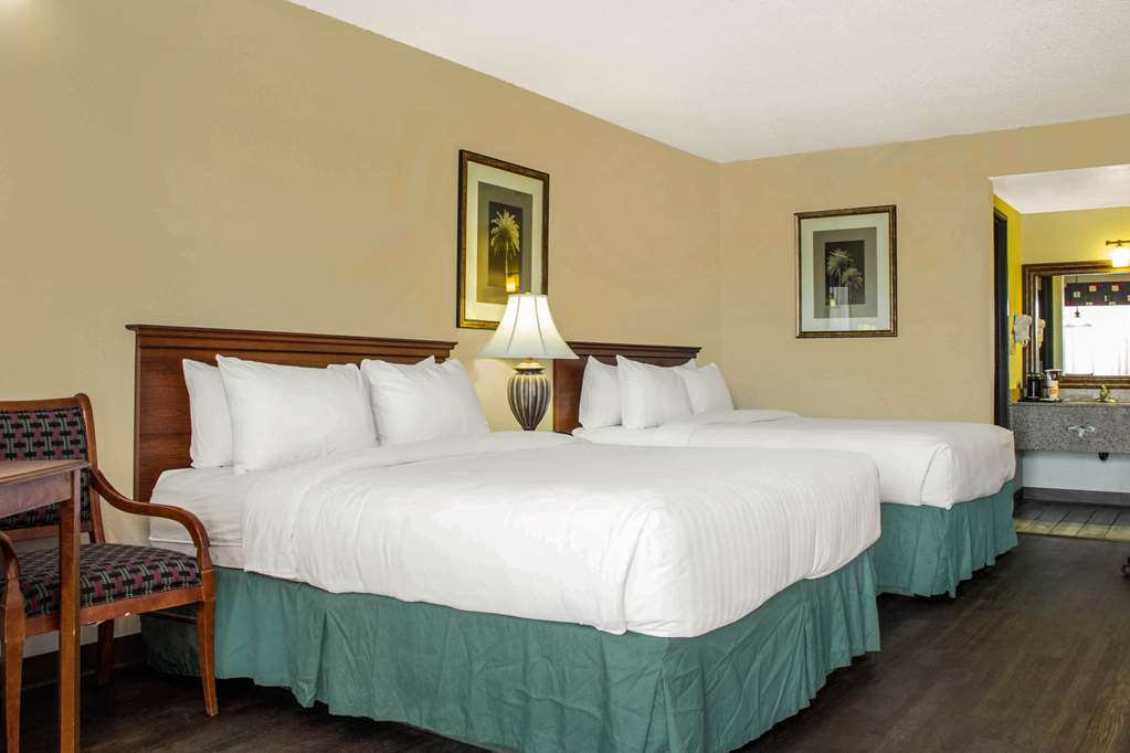 Quality Inn Benson I 10 Exit 304 - photo 19