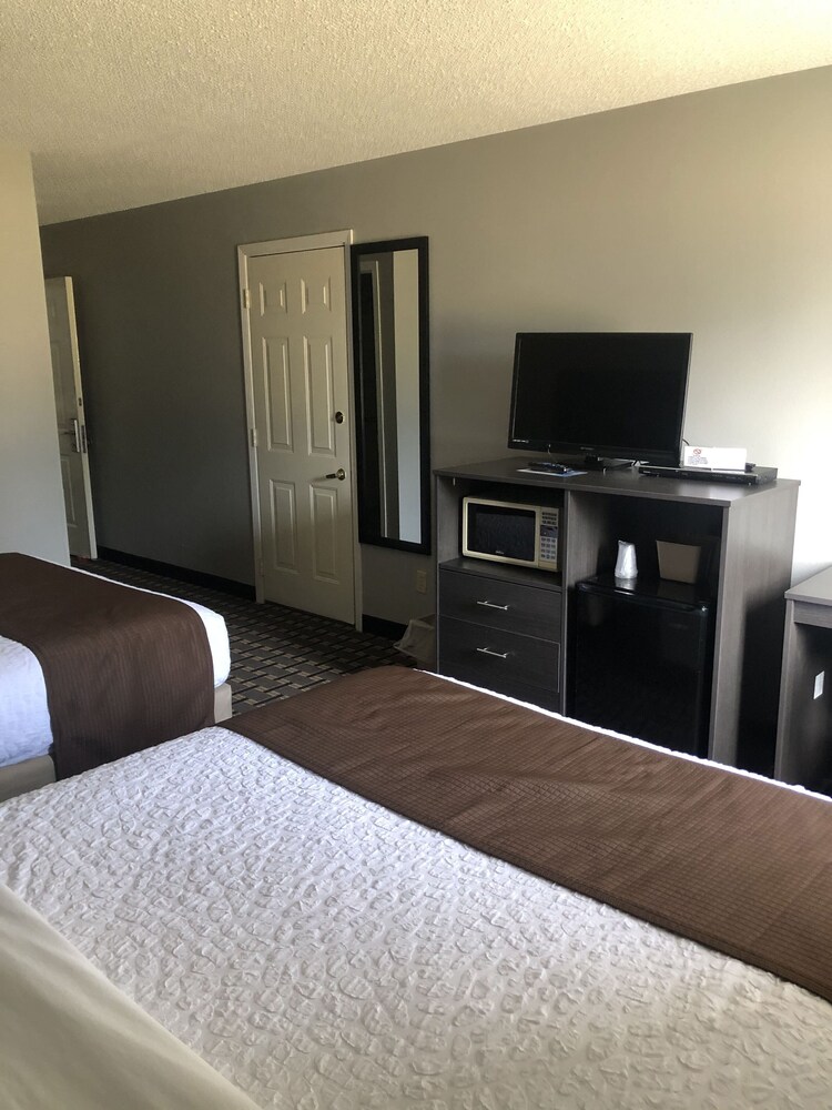 Adams Inn - photo 8