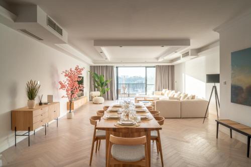 3br huge sea front apartment large terrace views in Sliema — 4-Star Luxury Hotel in Sliema, Malta