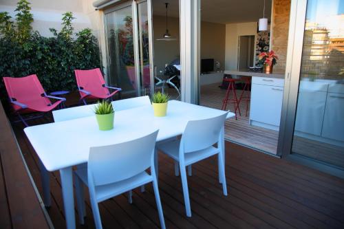 Apartamentos Alfonso X — 4-Star Luxury Hotel in Alicante, Spain