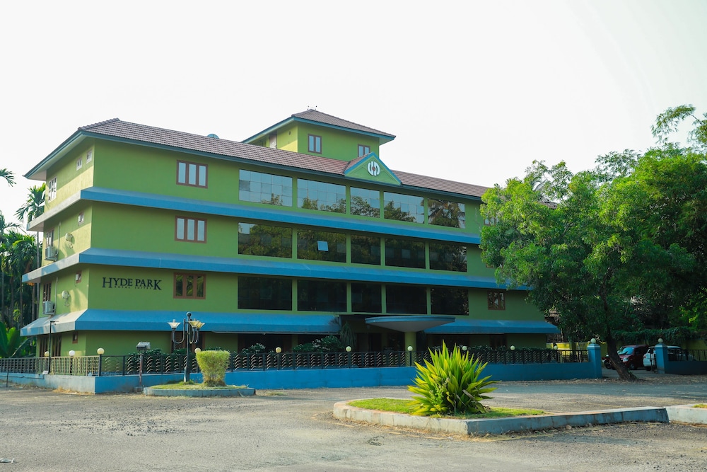 Hyde Park - carbon neutral hotel in Malappuram