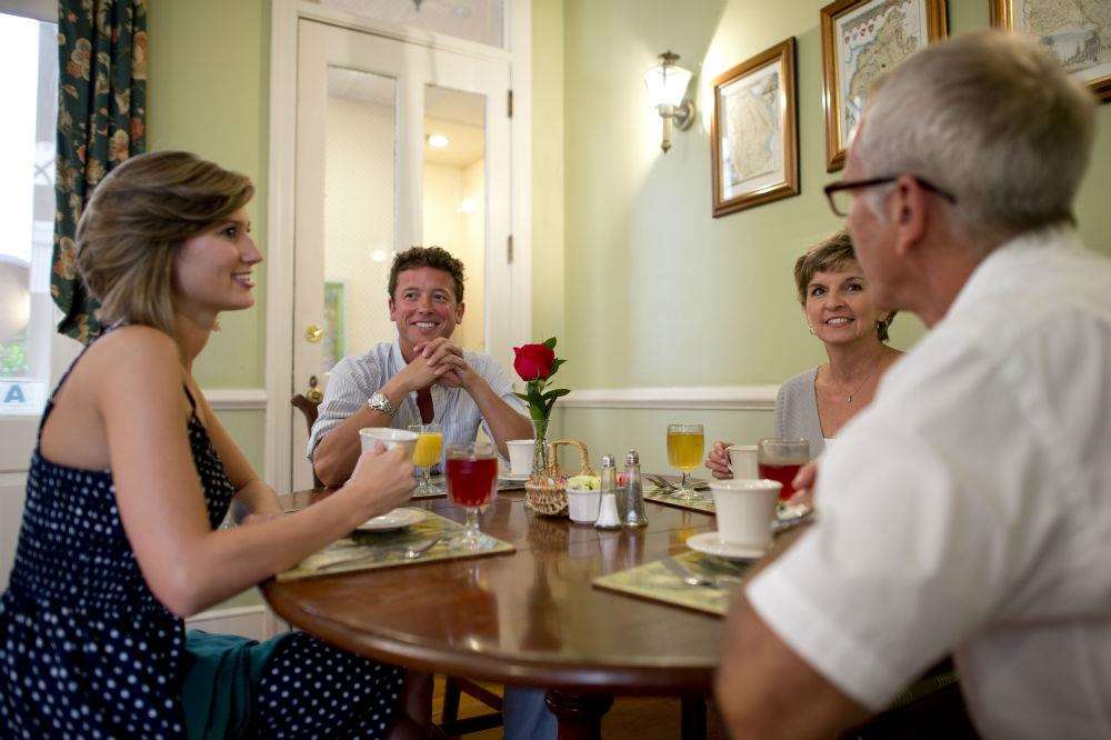 Kings Courtyard Inn - photo 16