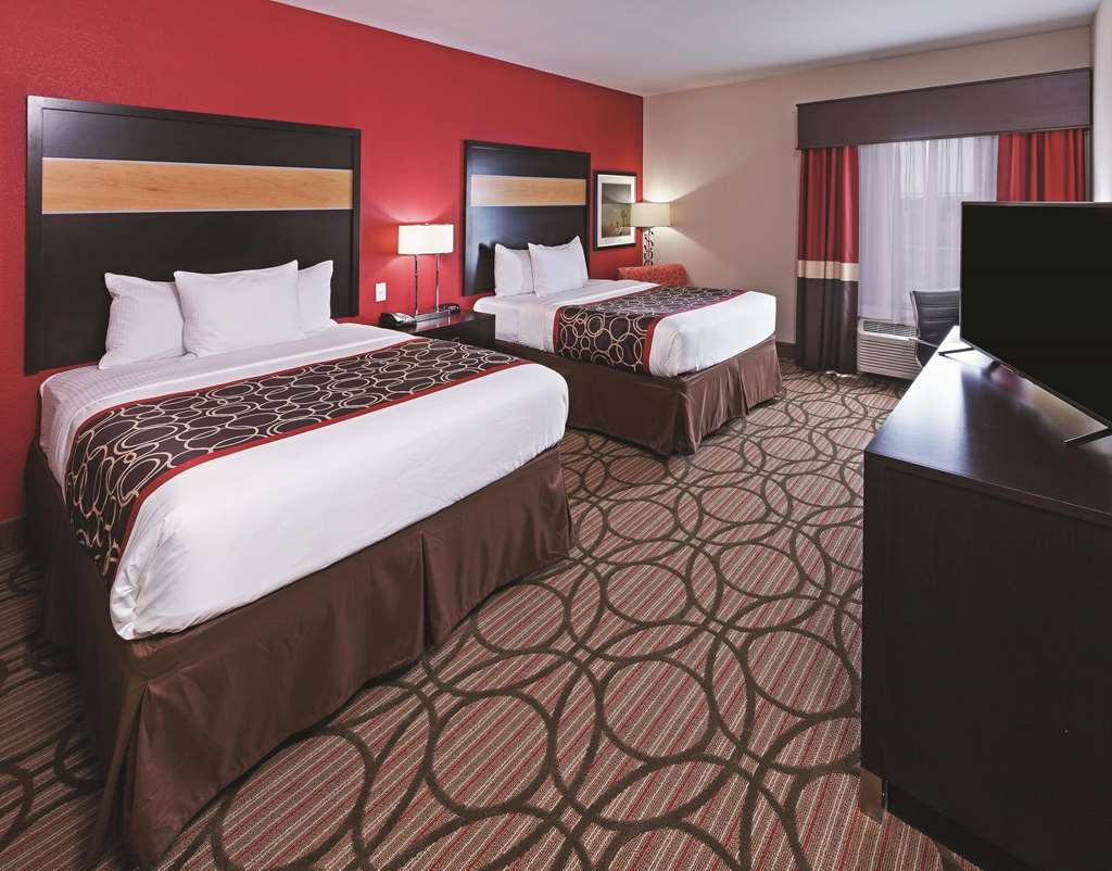La Quinta Inn & Suites by Wyndham Wichita Falls MSU Area - photo 18