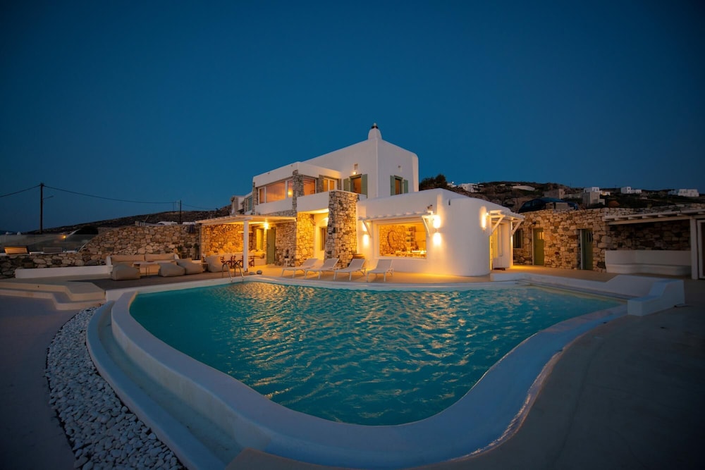 Villa Magdalena Mykonos — 4-Star Luxury Hotel in Mykonos, Greece