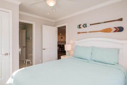 Mermaid Manor by Oak Island Accommodations - photo 5