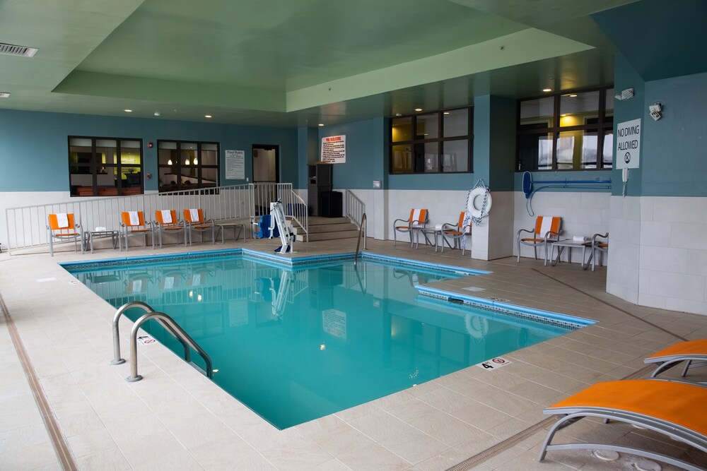 Holiday Inn Express & Suites Central Omaha by IHG - photo 17