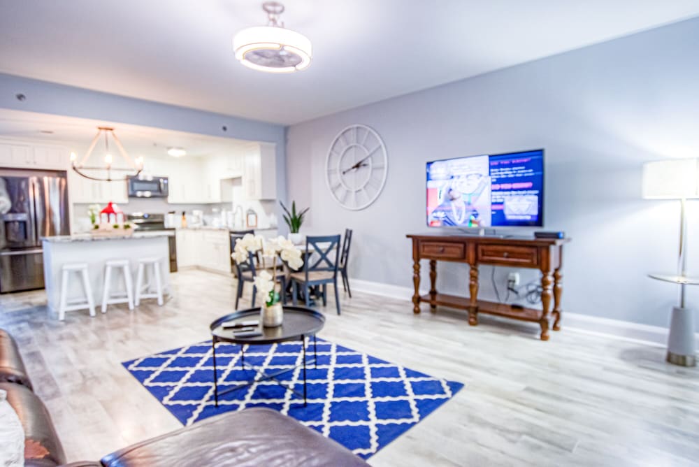 Laketown Wharf Resort by Aneliya's Rentals - photo 391