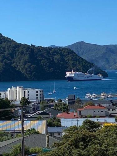 Sea Renity Picton Apt B — 4-Star Luxury Hotel in Picton, New Zealand