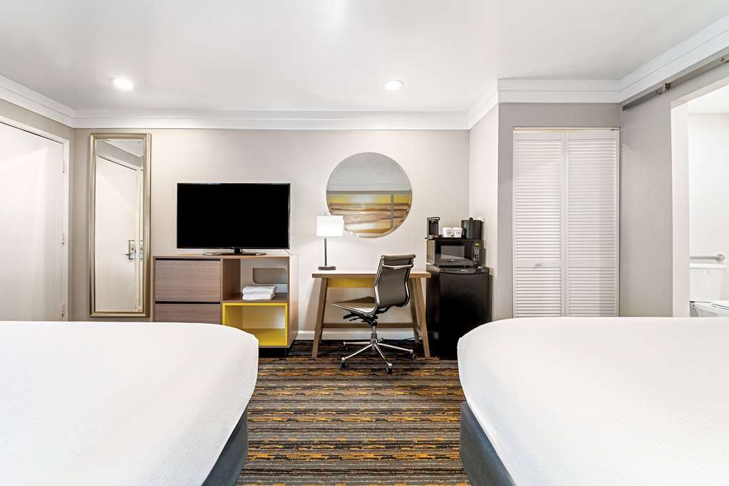 Days Inn by Wyndham San Diego Hotel Circle - photo 51