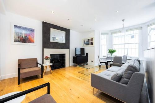 Smart Kensington Retreat 2BR — 4-Star Luxury Hotel in London, United Kingdom