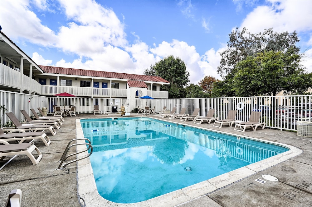 Super 8 by Wyndham Petaluma - photo 29