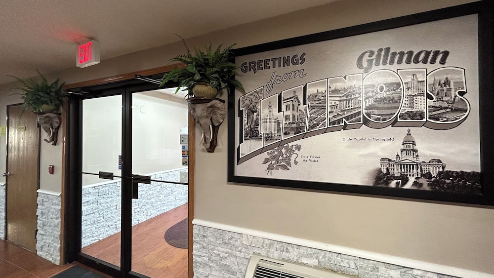 Super 8 by Wyndham Gilman - photo 2