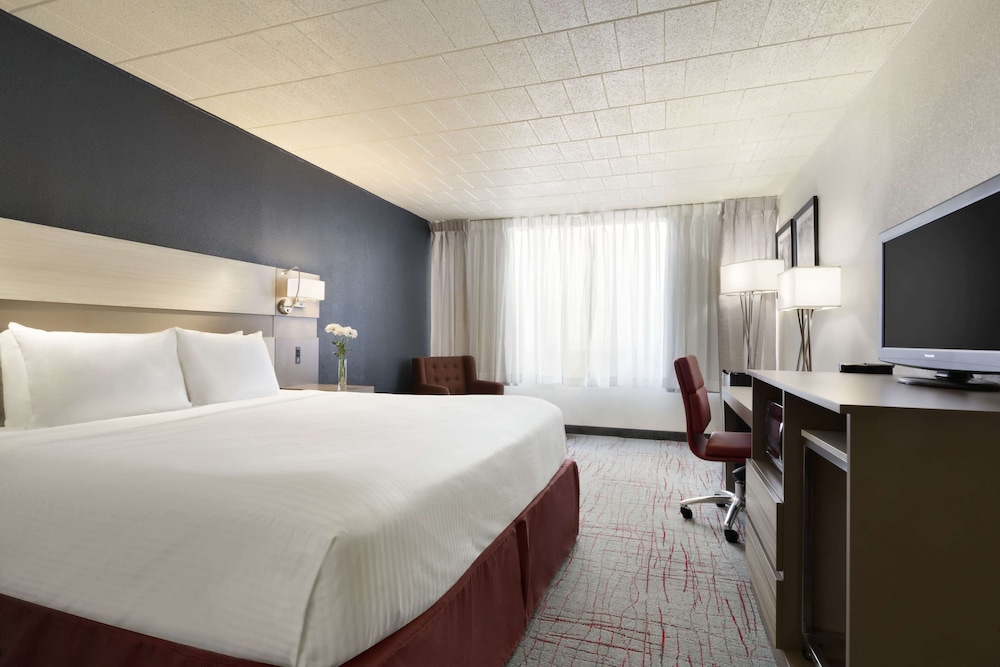 Ramada by Wyndham Beaver Falls - photo 8