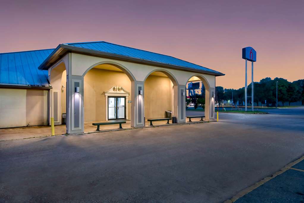 Motel 6 Bossier City LA - featured photo