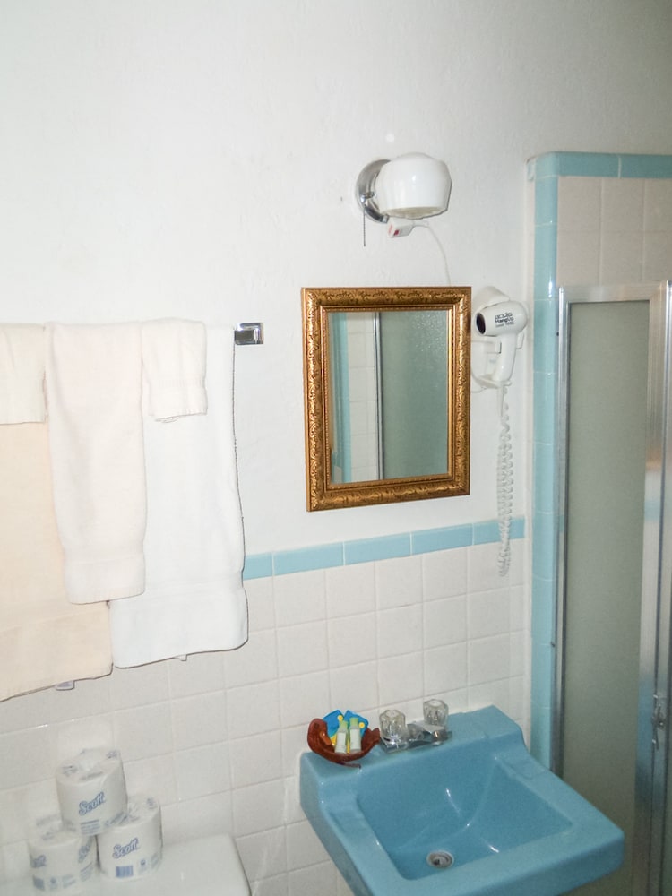 The Gold Pan Motel - photo 51