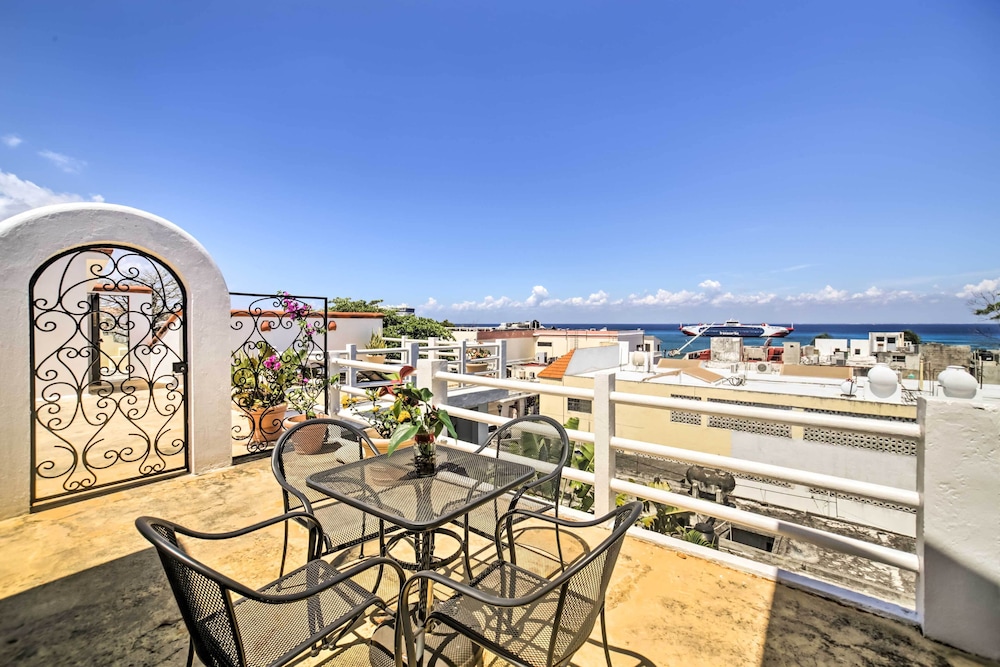 Gorgeous Penthouse Villa with Deck and Ocean Views — 4-Star Luxury Hotel in Cozumel, Mexico