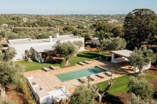 Luxury Villa Borgo Cinera — 4-Star Luxury Hotel in Ostuni, Italy