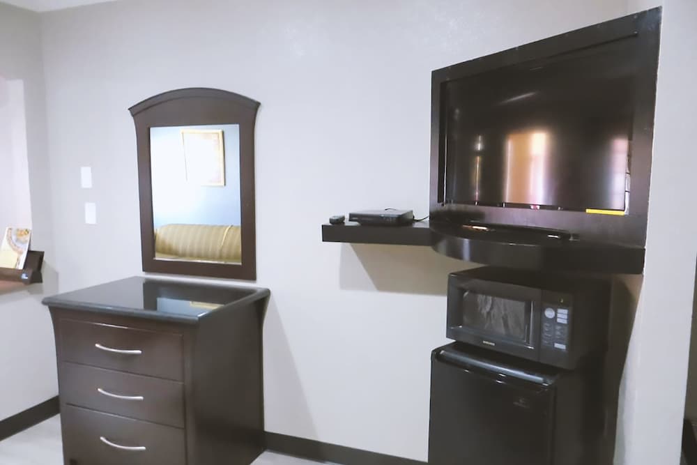 Blue Way Inn & Suites By Jasper Houston - photo 13