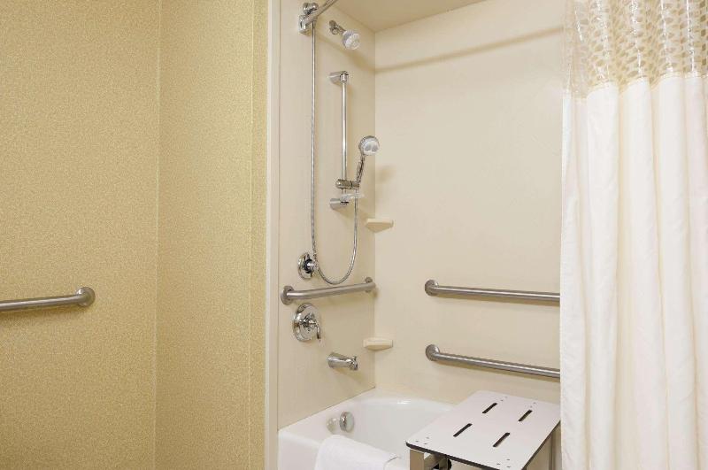 Hampton Inn & Suites Moline Quad City Int'l Aprt - photo 20