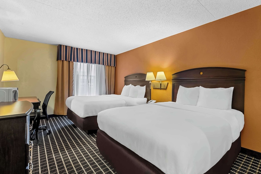 Comfort Inn & Suites Somerset New Brunswick — hotel in Somerset