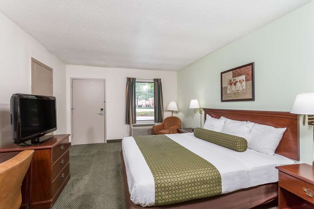 Days Inn by Wyndham Raleigh Glenwood Crabtree - photo 10