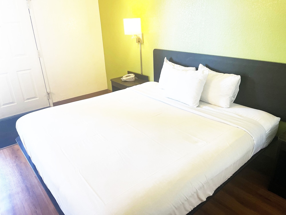 Motel 6 Willoughby OH Cleveland - photo 12