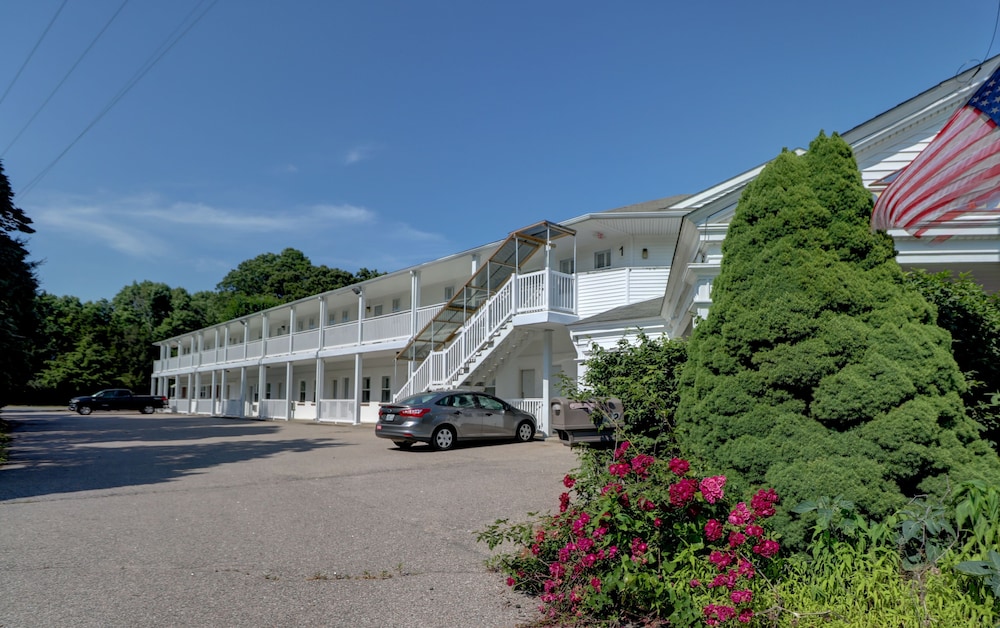 Hamilton Village Inn - photo 48