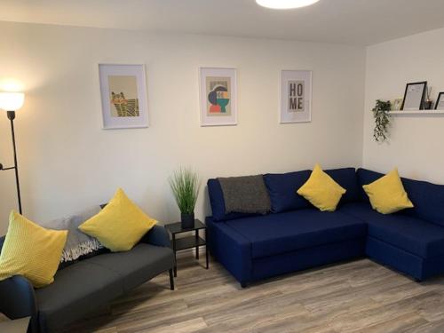 Spacious and central 4 bedroom house with parking — 4-Star Luxury Hotel in Birmingham, United Kingdom
