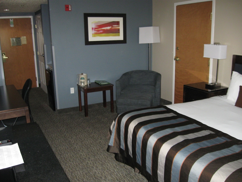 Wingate by Wyndham Fargo - photo 9