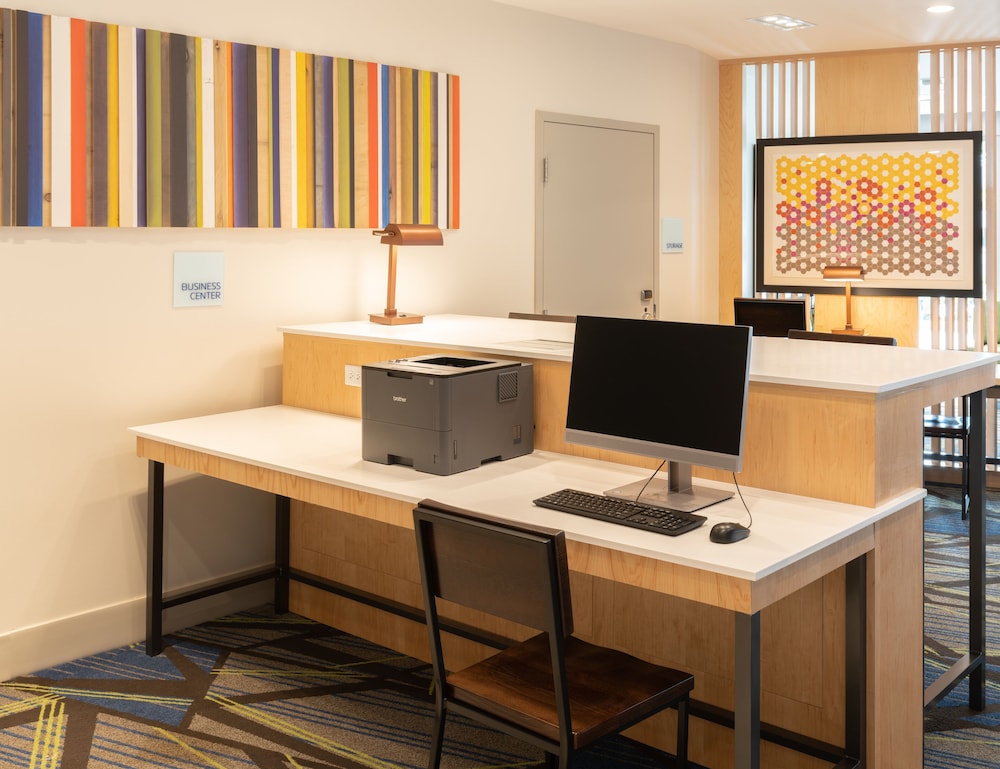 Holiday Inn Express Doral Miami by IHG - photo 22