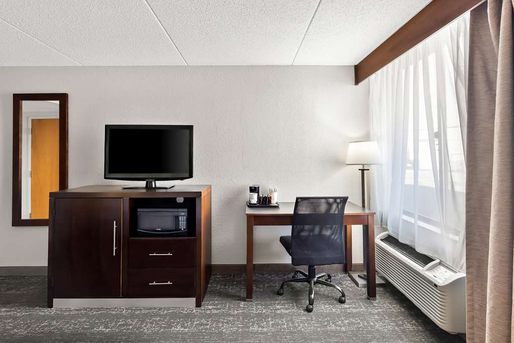 Best Western Luxbury Inn Fort Wayne - photo 40