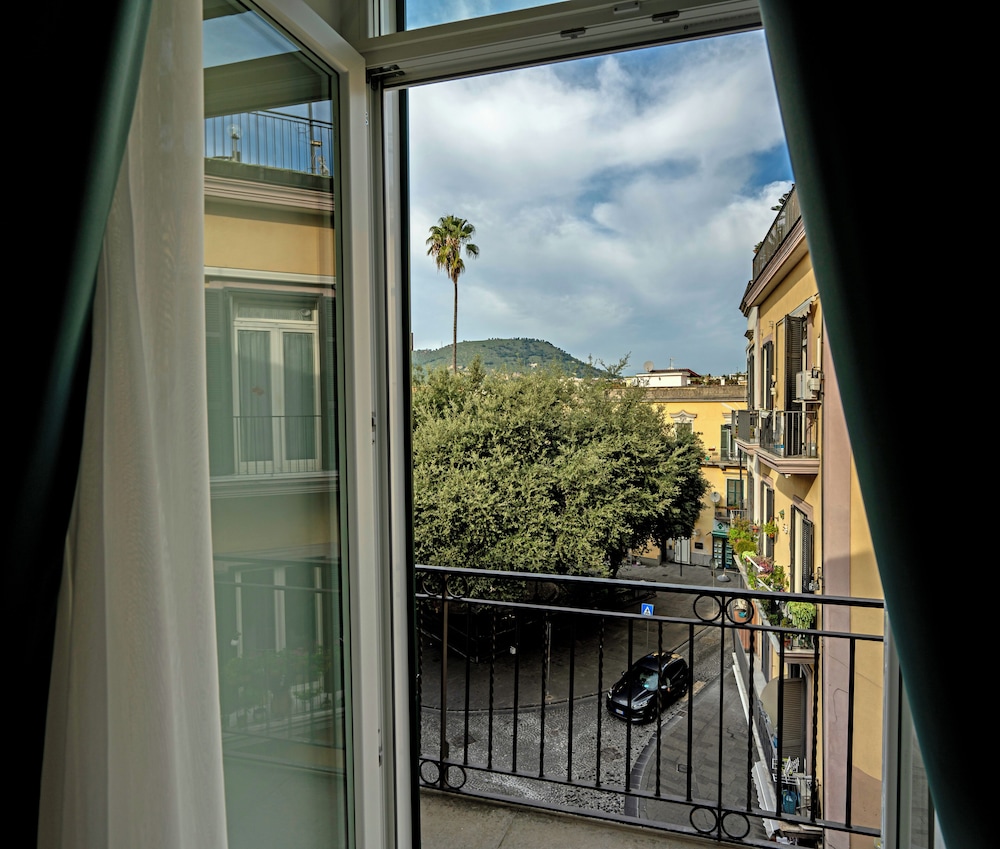 Diamonds Rooms and SPA in Pozzuoli, Italy