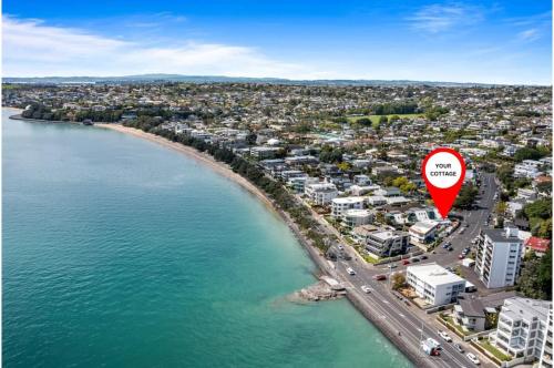 Escape to Kohi Cottage Your Beachside Haven — 4-Star Luxury Hotel in Auckland, New Zealand
