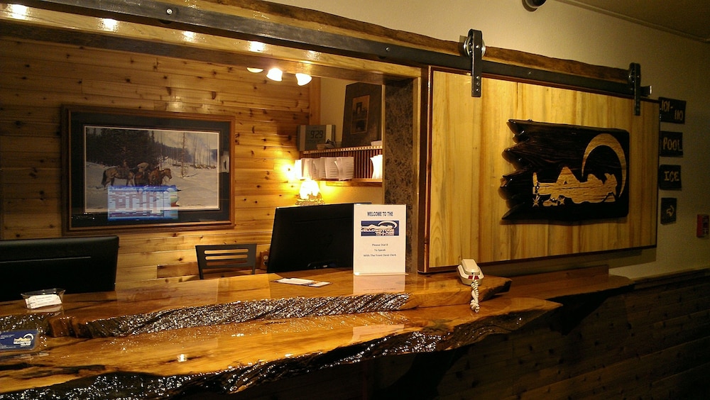 Yellowstone Village Inn and Suites - photo 12