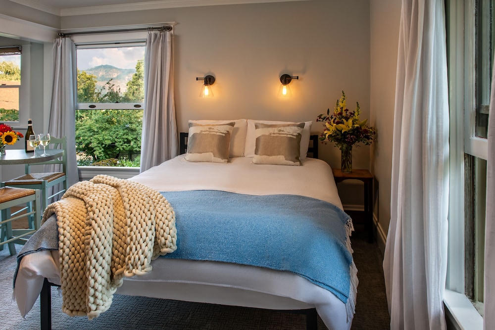 Inn at the Gorge - photo 7