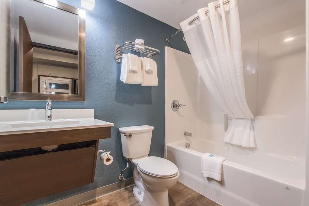 WoodSpring Suites Doral Miami Airport - photo 27
