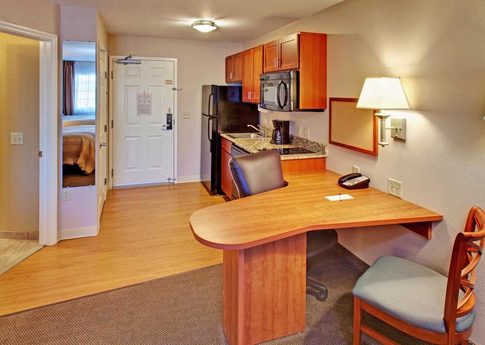 Candlewood Suites Williston by IHG - photo 19