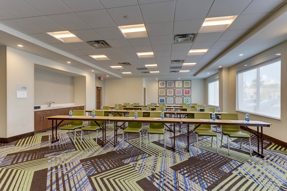 Holiday Inn Express Wilmington Porters Neck - photo 49