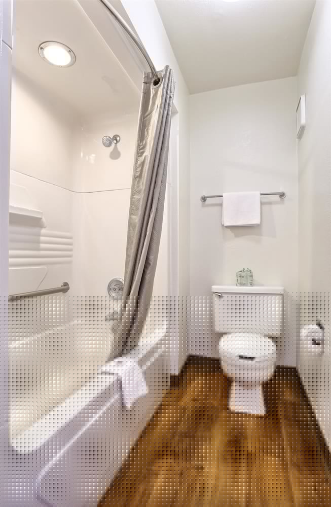 Super 8 by Wyndham Walnut Creek - photo 23