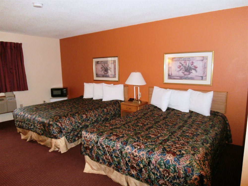 Rodeway Inn Baxter - photo 8
