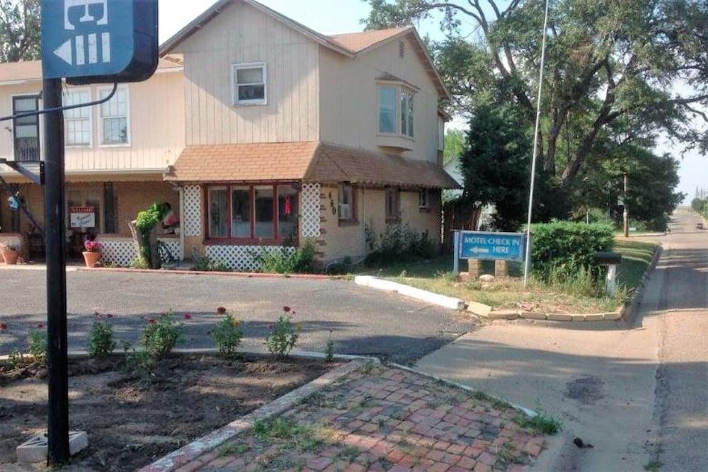 Country Club Inn - featured photo