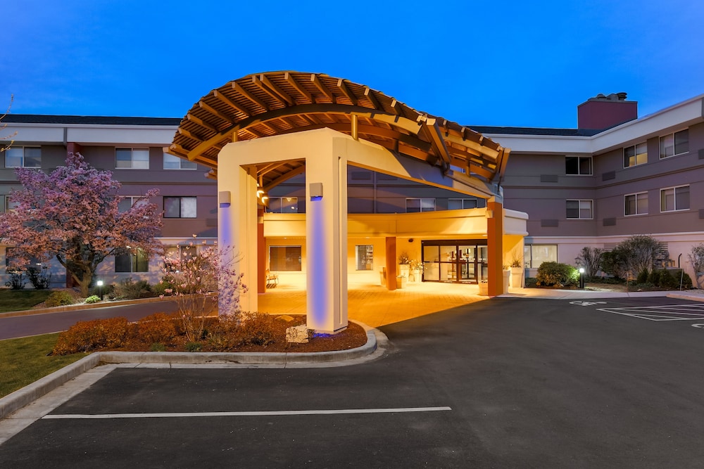 Holiday Inn Express Milwaukee West Medical Center by IHG - photo 45
