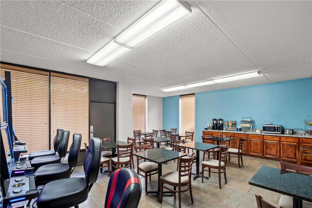 Days Inn by Wyndham Statesboro - photo 12