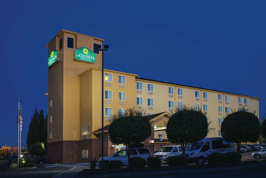 La Quinta Inn & Suites by Wyndham Portland Airport - photo 2