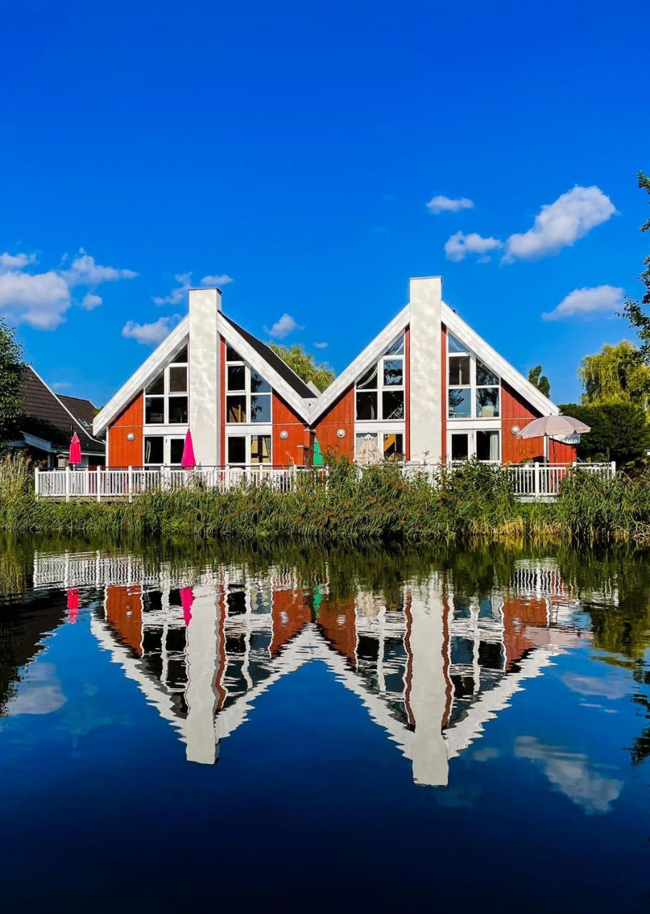 Ferienhaus mit Wasserterrasse mit Sauna und Kamin inklusive Nebenkosten — hotel in Wendisch Rietz