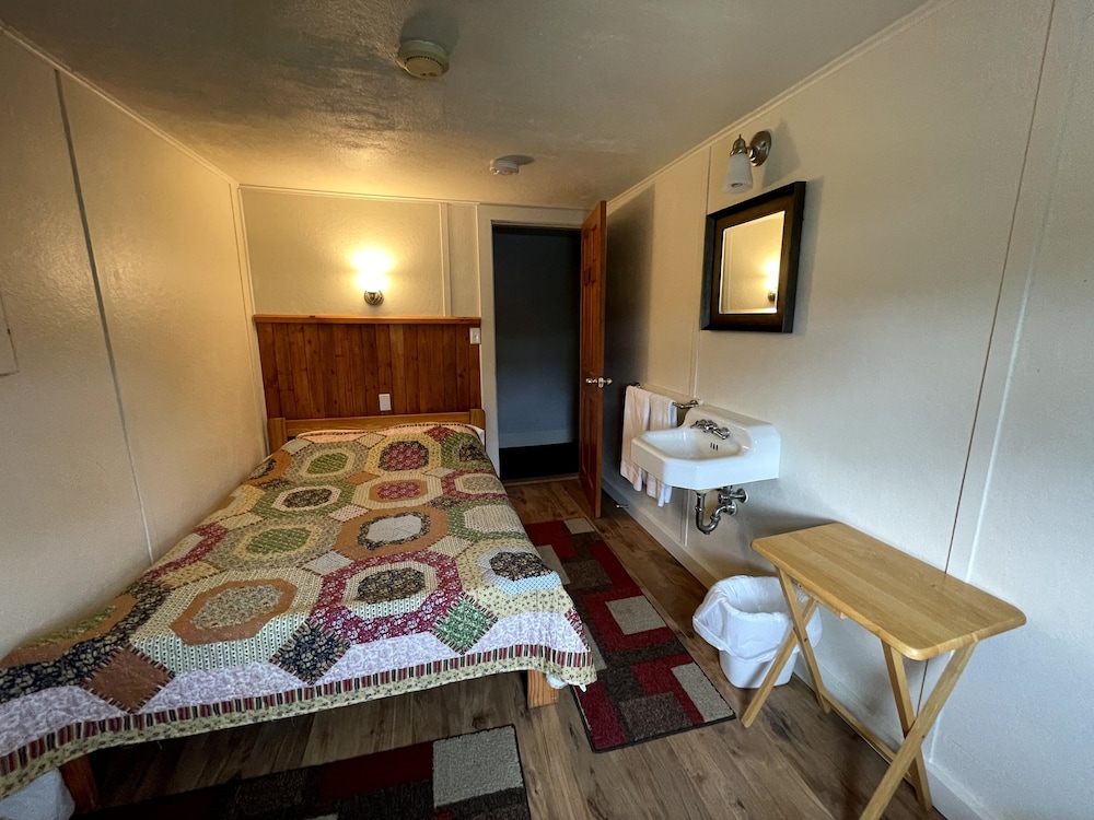 The Riverside Inn - photo 23