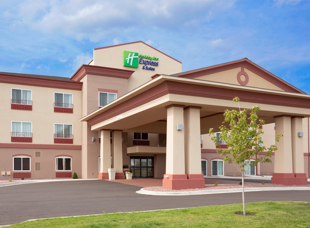 Holiday Inn Express & Suites Antigo an IHG Hotel - featured photo