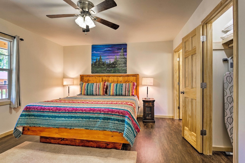 5 Mi To Dtwn Bryson City Cabin with Resort Perks - photo 4
